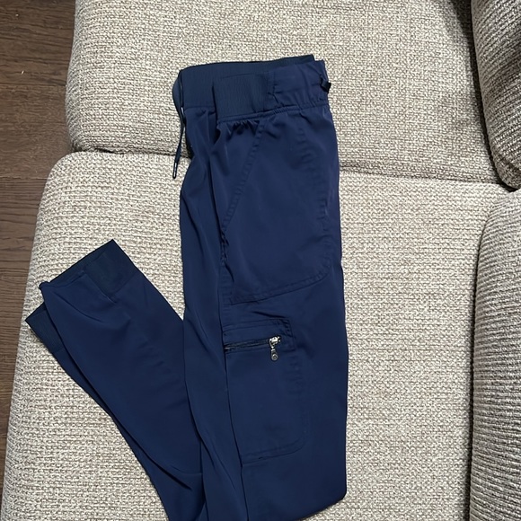 Adar pro navy scrub set - Picture 5 of 6